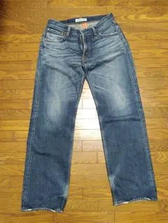 Item thumbnail for item c9ea34e5-8f3a-42dc-888a-71b9f4886aaa