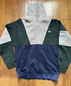 adidas トレーナー　スウェット