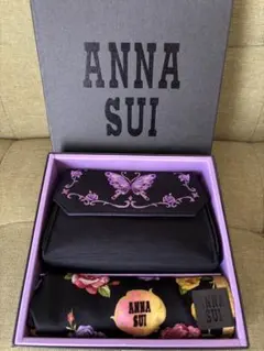 【新品】ANNA SUI 蝶刺繍ポーチ　ハンカチセット