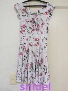 snidel フラワープリント ノースリーブ花柄ミニワンピースタグ付き新品未使用