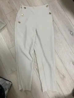 ZARA　メタルボタン　ストレートレッグパンツ　テーパード