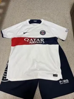 新品タグ付き　Nike パリ・サンジェルマン ユニフォームパンツ レッドMサイズ 新品タグ付き Nike パリ・サンジェルマン ユニフォームパンツ レッドM