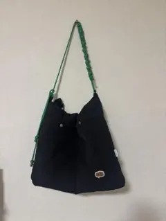 ショルダーバッグ　キルティング　緑