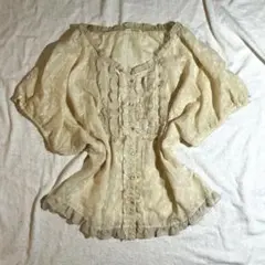 00s axes femme シフォンクリームチュニック パフ袖 フリルレース