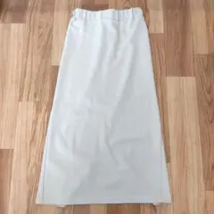 ベージュタイトスカート 背面スリット付き