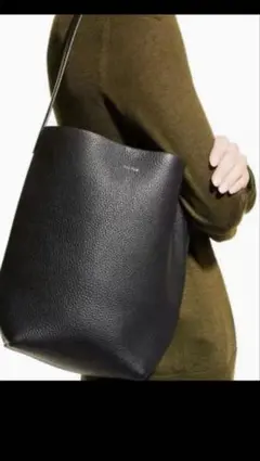 ラージ　レザートートバック　縦型