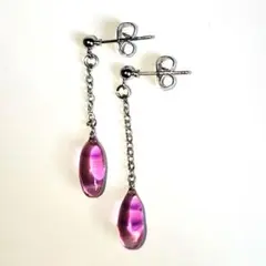 紫色のレジンドロップピアス