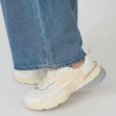 NIKE WMNS V2K RUN HQ1512-110 24cm IVOR B