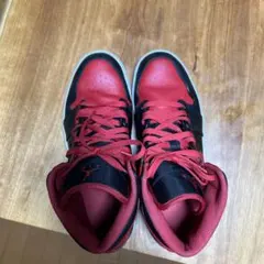 Nike Air Jordan 1 Mid Black Red箱無しのサムネイル