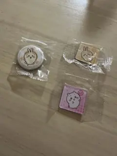 ちいかわ ×くら寿司　缶バッジ＆マグネット