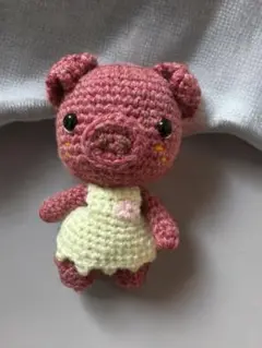 ピンクの豚のあみぐるみ