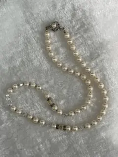 あこや？本真珠 ホワイトクリスタ パールネックレス 箱付