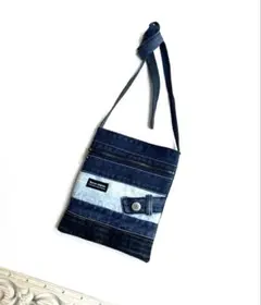 デニムリメイクのスマホショルダー　サコッシュ　ハンドメイド