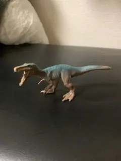 ジュラシックワールド　バリオニクス　フィギュア