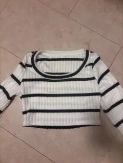 リブ編み長袖クロップドセーター