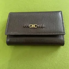 Salvatore Ferragamo ダークブラウン キーケース