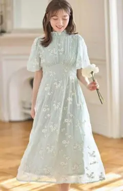 トッコクローゼット　フラワー刺繍ドットフレアスリーブシャーリングネックワンピース