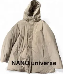 ベージュ ダウンジャケット