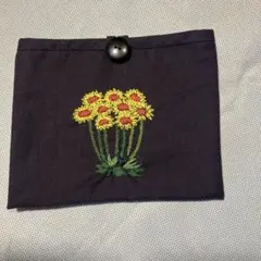 G*y様 お薬手帳　小物入れ　バックの整理　刺繍入りハンドメイド　その1