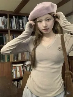 shein トップス Vネック 刺繍 ベージュ