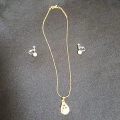 パール付きネックレスとイヤリングセット