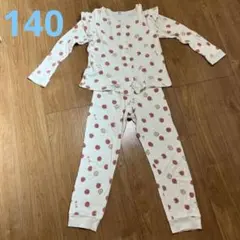 BREEZE ブリーズ　りんご　長袖パジャマ 140cm 女の子　クリーム色のサムネイル