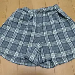 グレーとホワイトとイエローラインのチェック柄キュロット