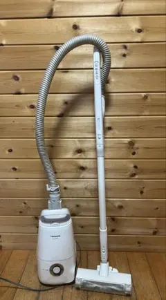 パナソニック　紙パック式　軽量静音の人気シリーズクリーナー　MC-JK830K