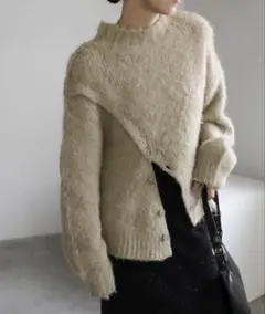 2WAYボタンスリットモヘアライクニット