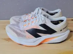 ニューバランス FuelCell Rebel v4 26.0cm (D)