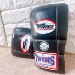 TWINS SPECIAL ボクシンググローブ 黒/赤 MMAオープンフィンガー