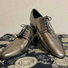 ZARAシルバー レースアップシューズ 新品札付き　ヒールの高さ2cm