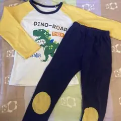⭐︎最終処分⭐︎ 恐竜デザイン　ロンT &パンツセット　パジャマ 110cm