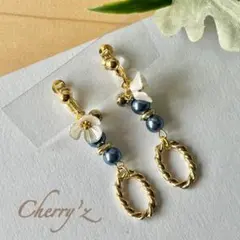 ミニフラワー×ゴールドボール×パール×ツイストオーバル☆イヤリング〜ブルー〜