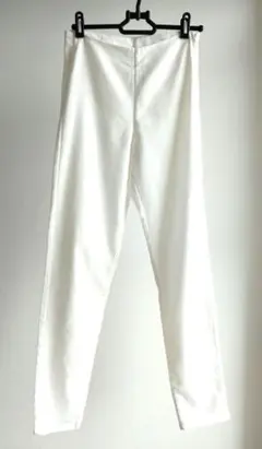 H&M カジュアルパンツ ホワイト EUR34のサムネイル