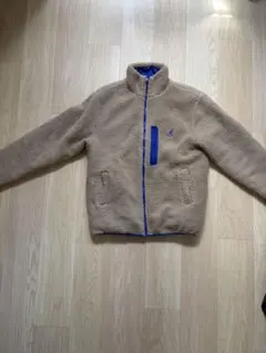 ベージュ フリースジャケット 青アクセント