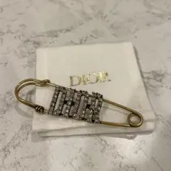 2025年最新】ディオールブローチの人気アイテム - メルカリ