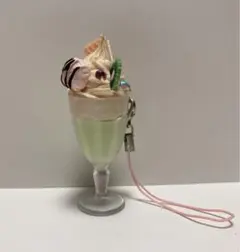 【お値下げ】 食品サンプル ストラップ チャーム　ミニチュア　パフェ