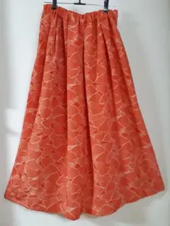 着物リメイク　ロングギャザースカート　タック入り朱色に扇子　シルエット綺麗フリー