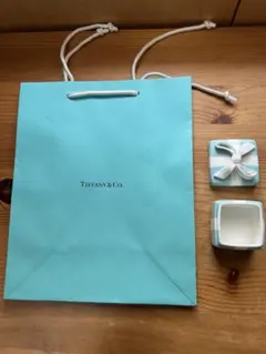 Tiffany プレゼントボックス型 アクセサリーケース　ジュエリーボックスのサムネイル
