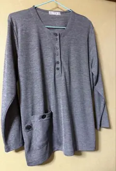 グレー ボタン付きヘンリーネック長袖Tシャツ日本製