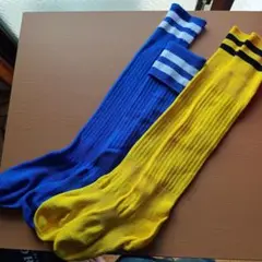 スポーツ用ソックス 青と黄色 ストライプ付き