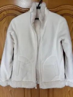ユニクロ　裏ボア　フルジップ パーカー　Mサイズ　レディース　ホワイト