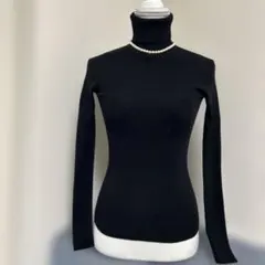 ユニクロ　タートルセーター　ブラック