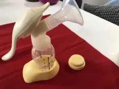 Medela 手動搾乳器