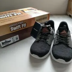 ●8/0458p04 SKECHERS スニーカー　ブラック