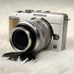 OLYMPUS E-PL1 14-42mm シルバー/ゴールド - メルカリ