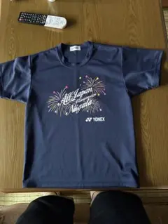 YONEX 花火デザイン Sサイズ ネイビーシャツ