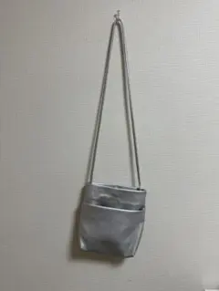 シルバー 合成皮革 ショルダーバッグ