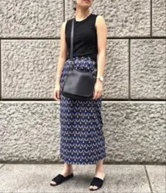 【シップス】SHIPS 幾何学柄 ロングタイトスカート ブルー系 上品 日本製のサムネイル